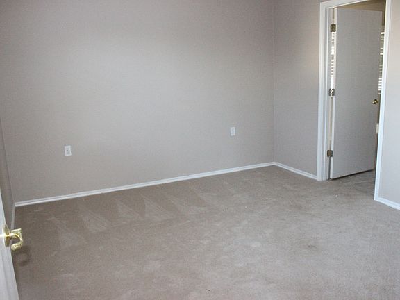 4th image of 5305 Hutchinson Dr