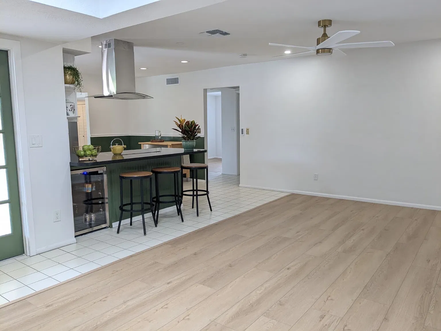 4 bed, 2105 sqft, $3,900 — Photo 4
