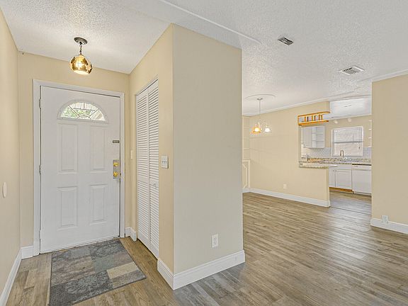 3rd image of 4020 Eola Ave