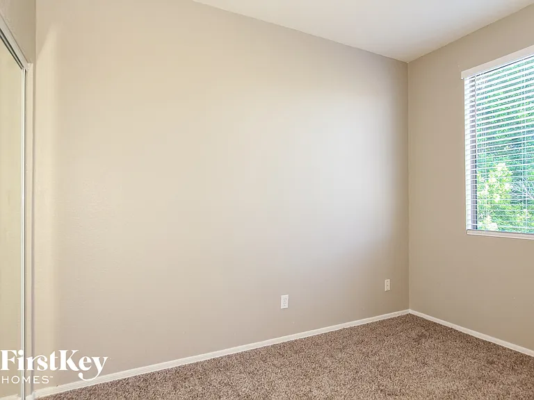 1848 E Dunbar Dr — Photo 12