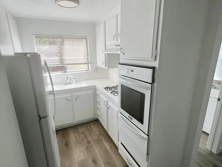 815 S. Wooster St. — Photo 6