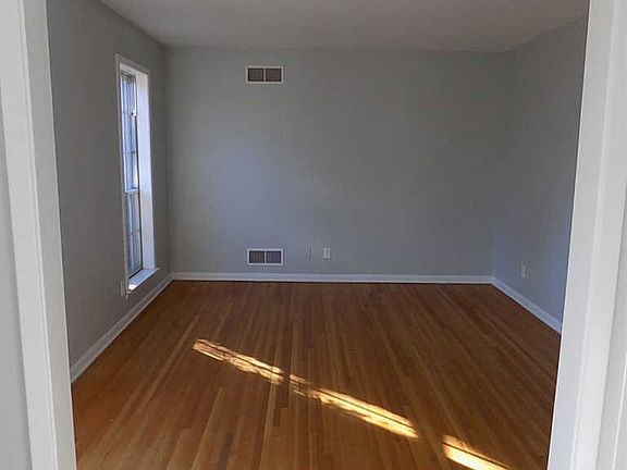5th image of 5078 Darlington Dr