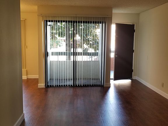 5th image of 1142 Stanley Ave APT 1