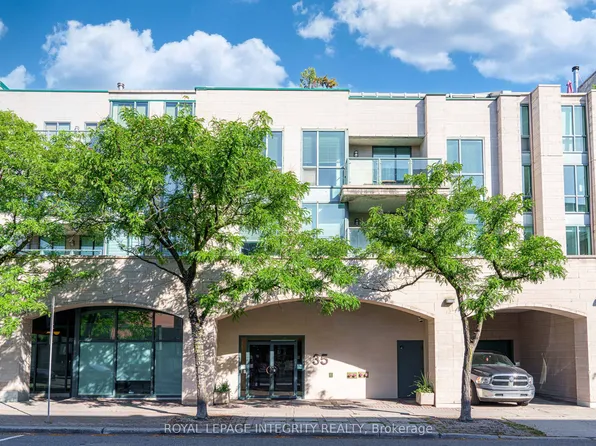 35 Murray St #217, Ottawa, ON K1N 9M5