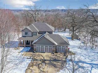 624 Ridge Rd, Henderson, MN 56044