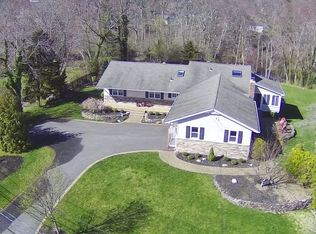 15 Village Way, Smithtown, NY 11787