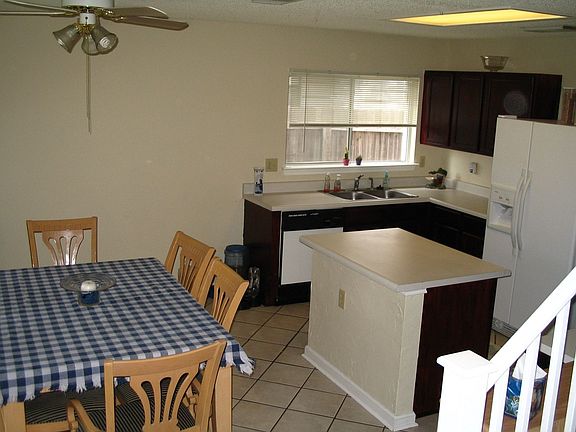 2nd image of 8738 Park Olympia