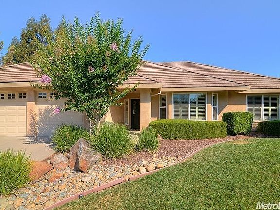 3rd image of 3589 Mira Loma Dr