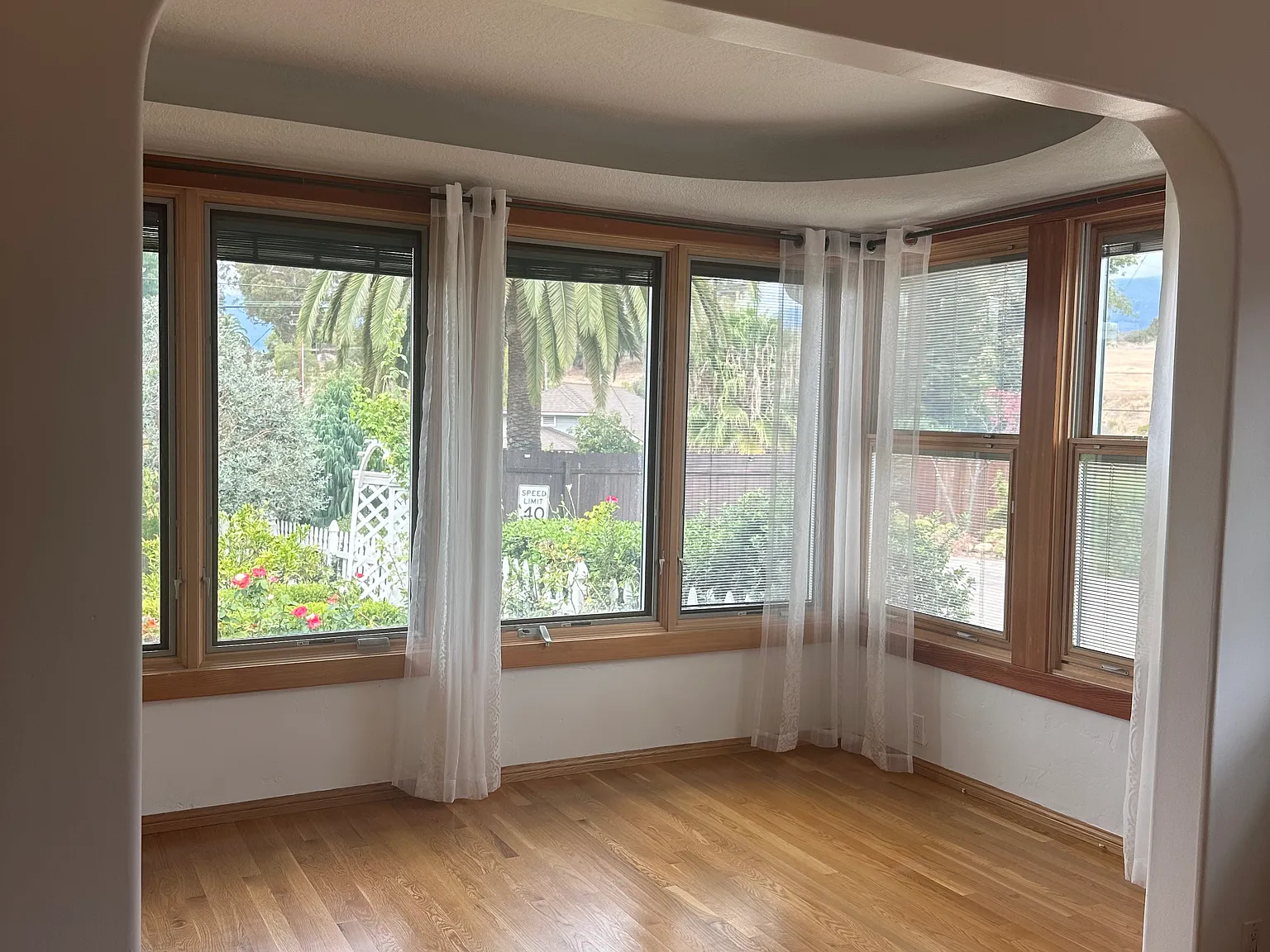 3 bed, 1450 sqft, $5,410 — Photo 3