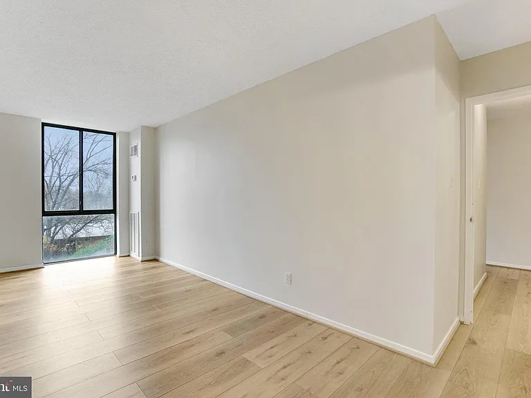 2300 Pimmit Dr #308W — Photo 22