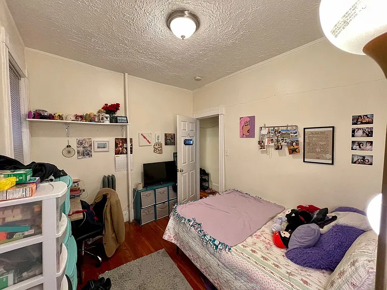 160 Kelton St #1A — Photo 5