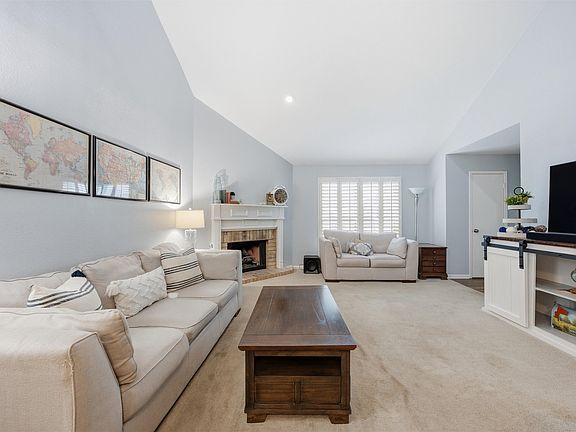 3rd image of 3334 Chimney Place Dr