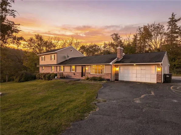 56 Ealer Hill Rd, Kintnersville, PA 18930