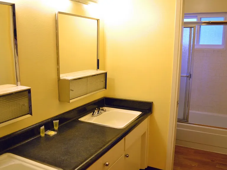 544 Koru St — Photo 12