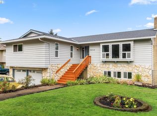 12215 SW Cresmoor Dr, Beaverton, OR 97008