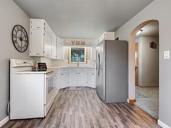 Gorgeously updated kitchen