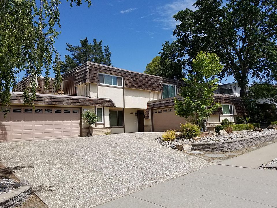 Duplex townhouse, the one on the right.