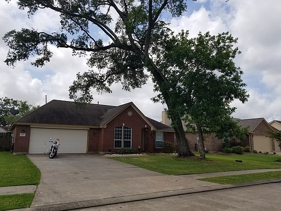 Shaded front yard 