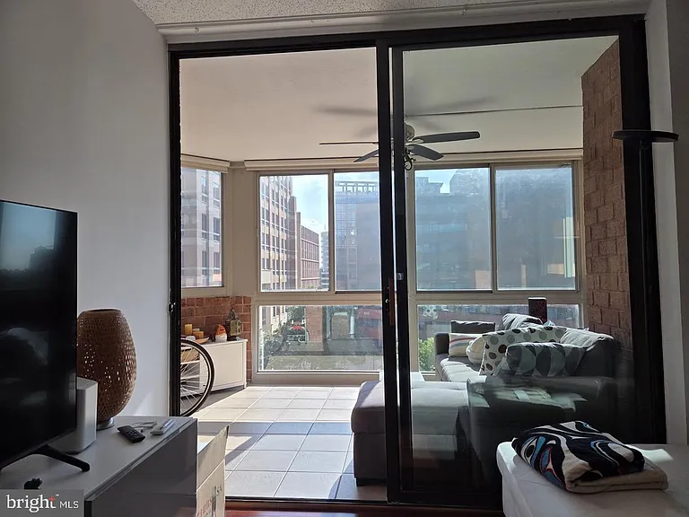 1001 N Vermont St #603 — Photo 6