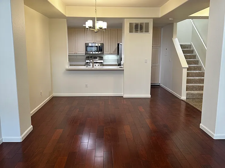 274 W 20th Ave — Photo 5