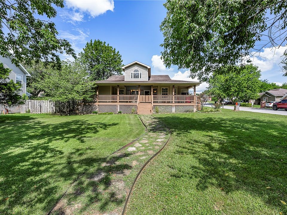1st image of 20600 Lakeshore Dr