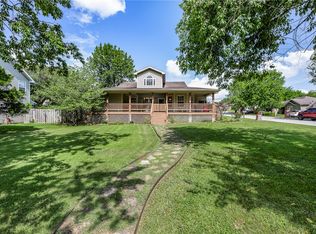 20600 Lakeshore Dr, Springdale, AR 72764