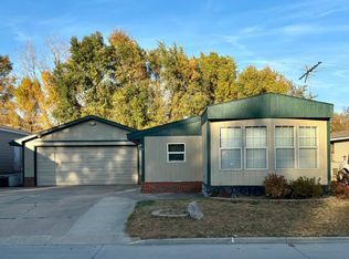 6 River Vista Dr, Adel, IA 50003