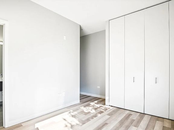 5th image of 2205 N Milwaukee Ave #623