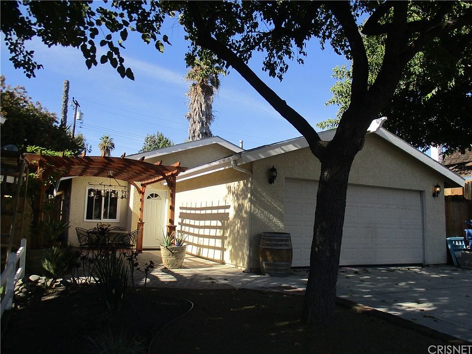 1st image of 551 Irving Dr