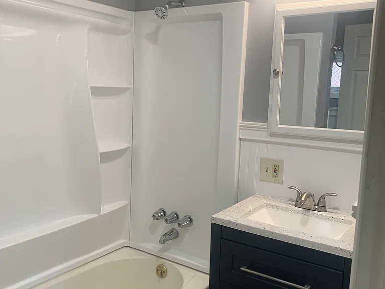 116 W 1st St #2 — Photo 12