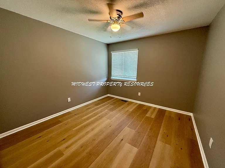 203 NW Market Pl #B — Photo 12