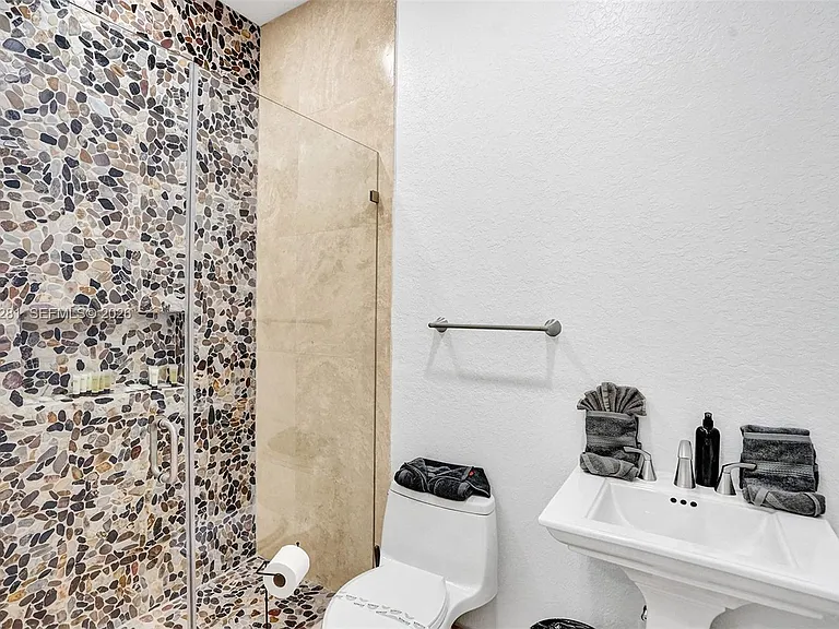 13751 Pine Meadow Ct — Photo 53