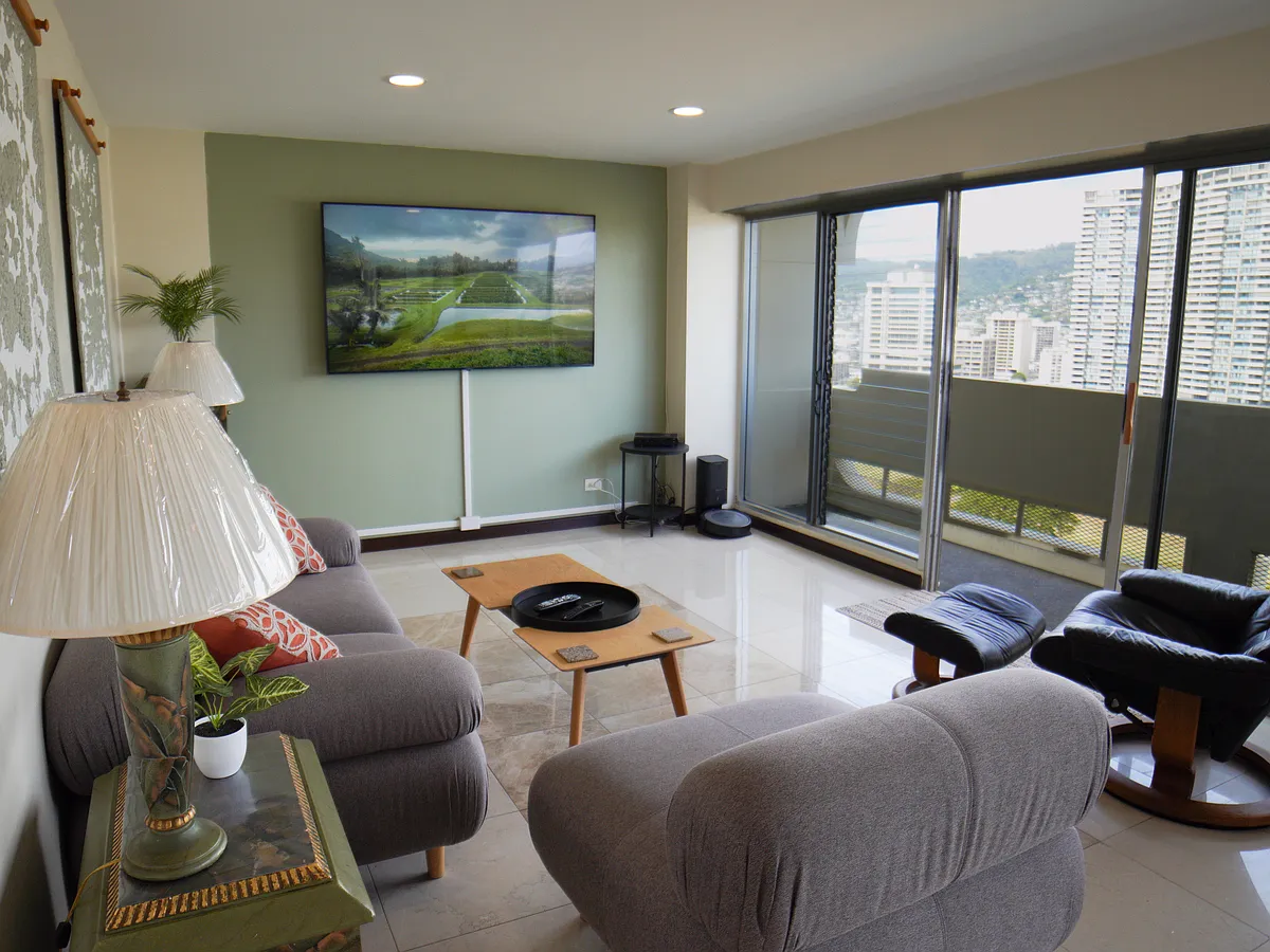 Building Photo - 2085 Ala Wai Blvd