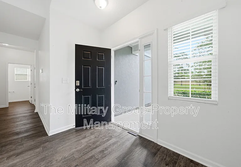 7814 Meadow Walk Ln — Photo 4