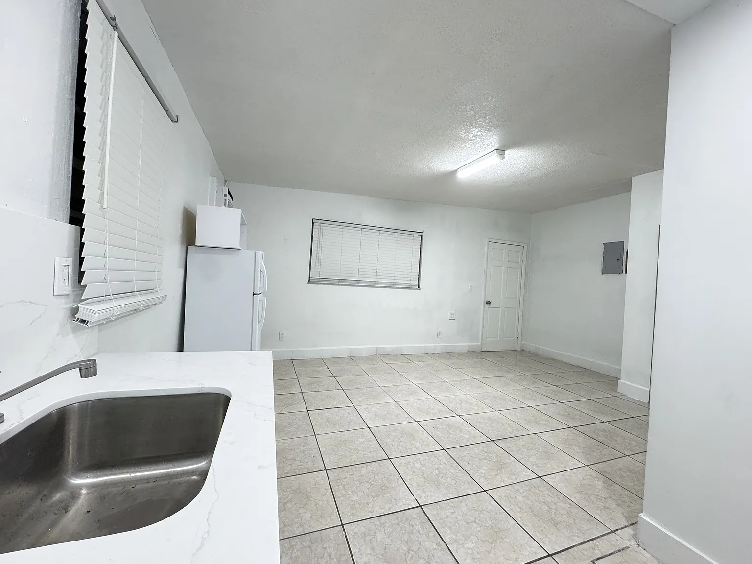 Studio, 350 sqft, $1,400 — Photo 2