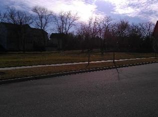 15 Springbrook Ln, Algonquin, IL 60102