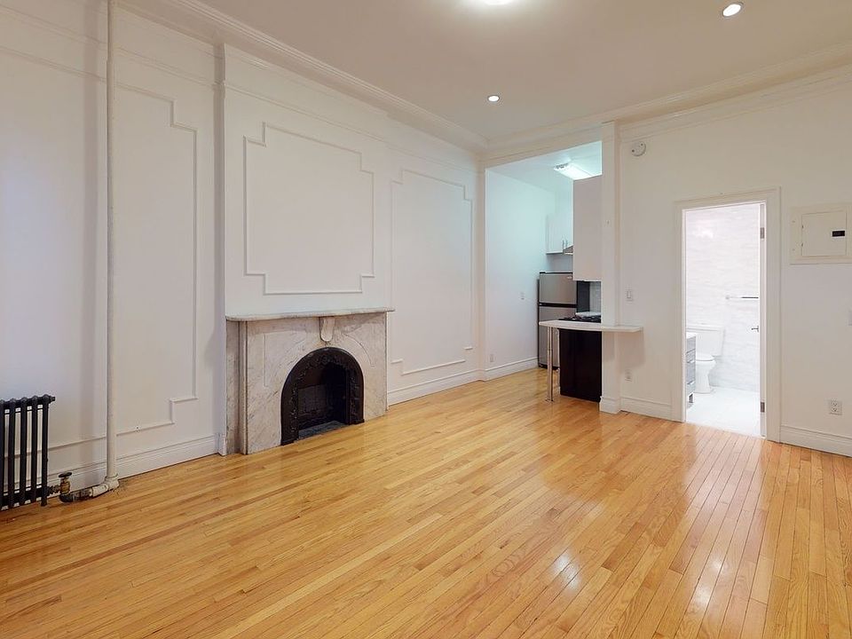 1st image of 123 Lexington Ave #2