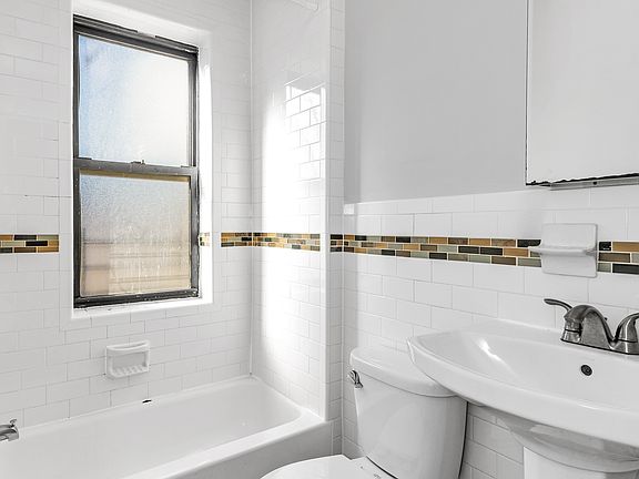 5th image of 101 Delancey St APT 20
