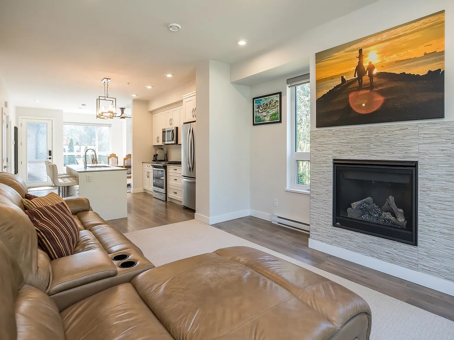 3 bed, 1610 sqft, $4,250 — Photo 3