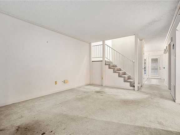 5th image of 2901 Grant St Unit 903