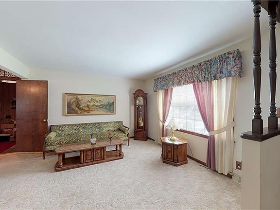 4th image of 9926 Oakdell Dr