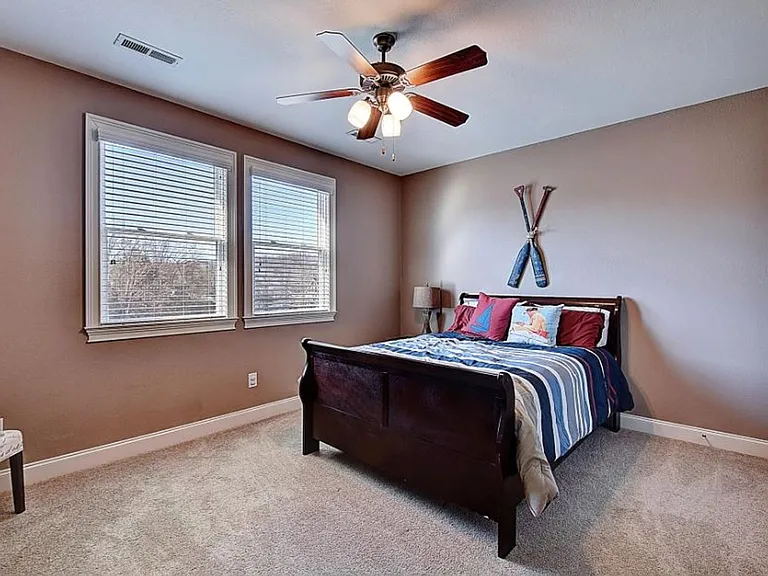 121 Lake Haven Dr — Photo 23