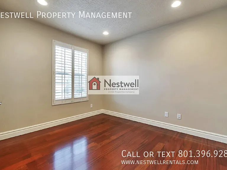 1360 E Foxmont Ln — Photo 23