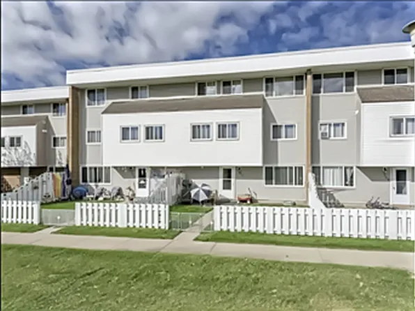 2908 116a Ave NW, Edmonton, AB