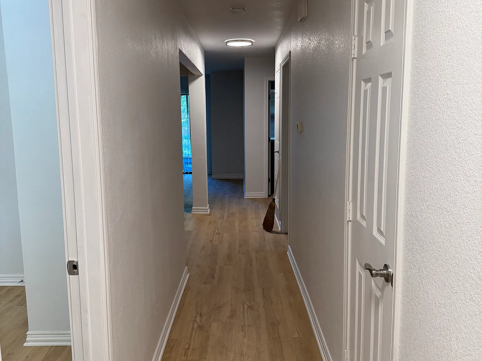 4 bed, 1712 sqft, $2,500 — Photo 2