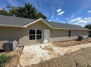35 Wyatt Ln, Hartsville, TN 37074