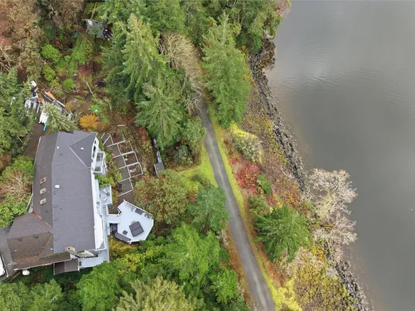 5301 Sooke Rd, Sooke, BC V9Z 0E8