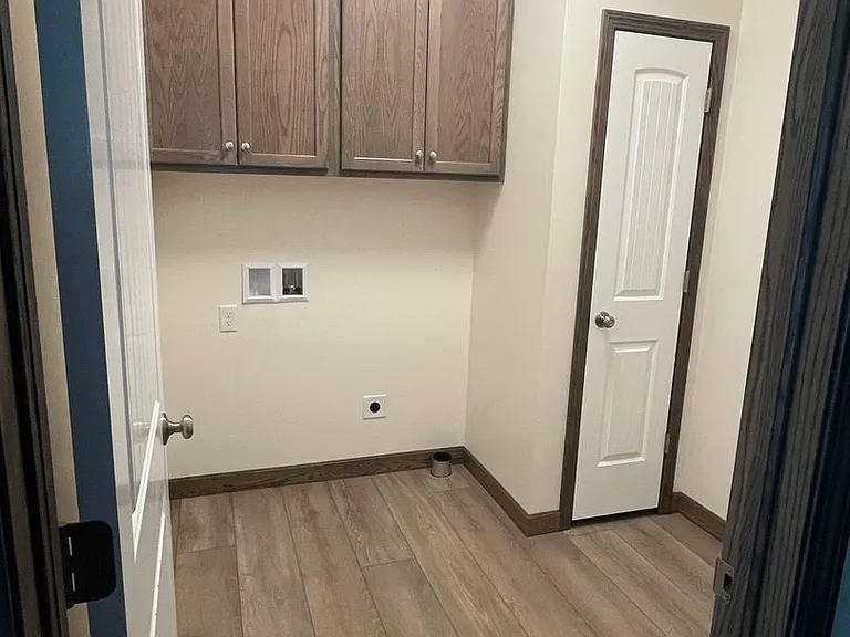 786 Glory Dr — Photo 8