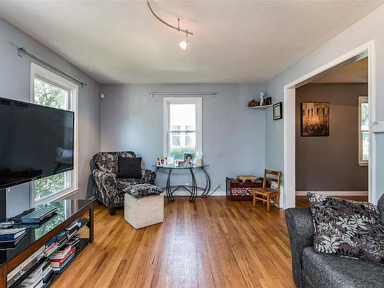 1014 Stanfield St — Photo 10