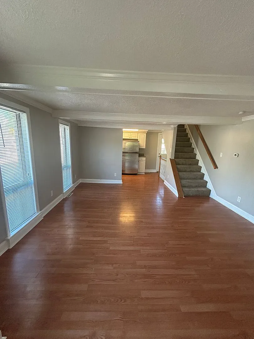 Modern 1 Bedroom Townhome in Prime Moon Township Location! — Photo 3